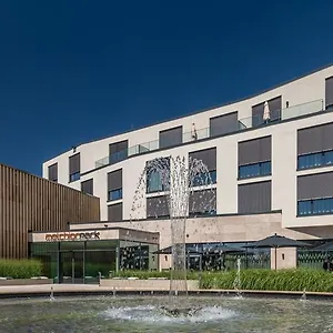 4* מלון Melchior Park